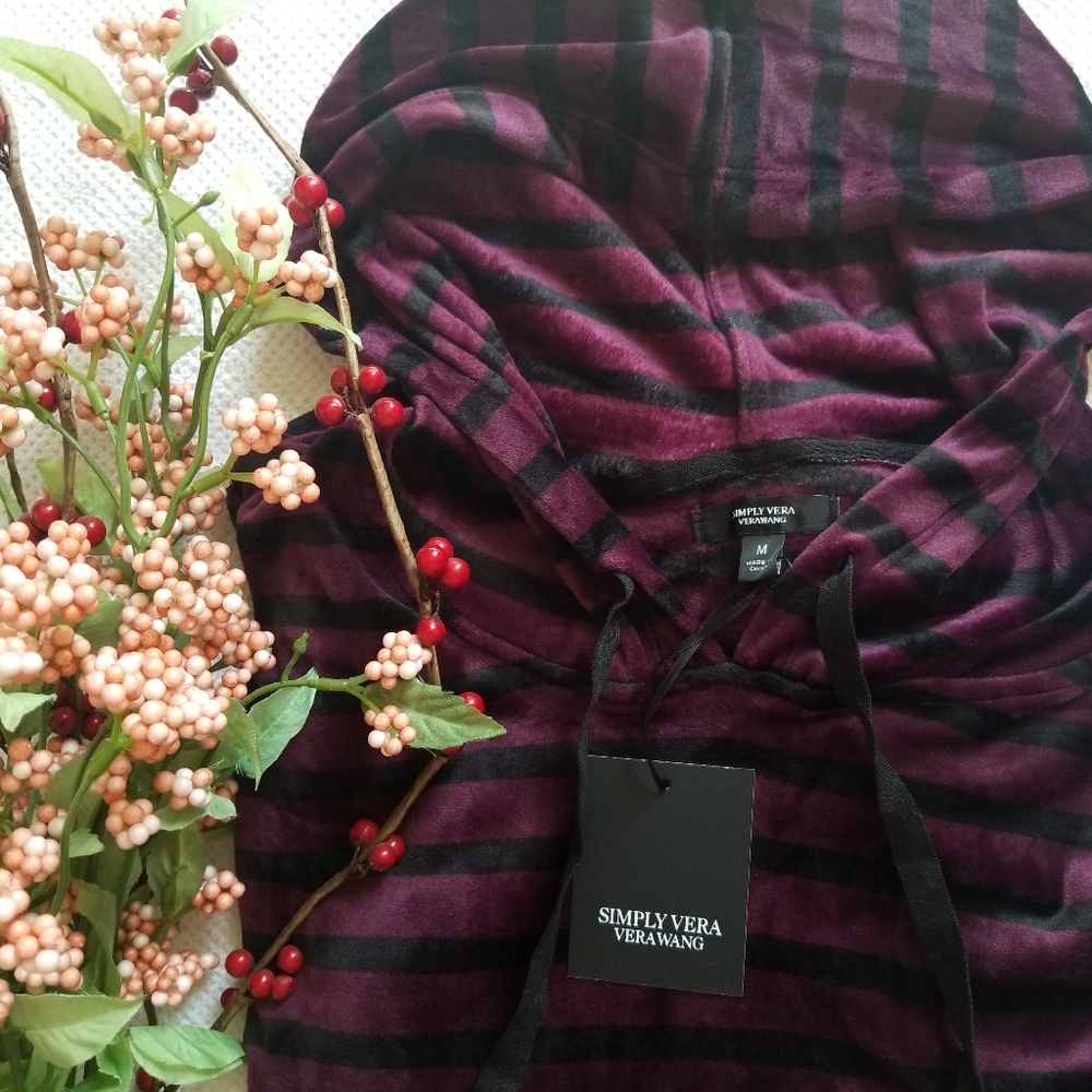 🍒NWT🍒 SIMPLY VERA WANG HOODED SLEEP SHIRT - Picture 5 of 8